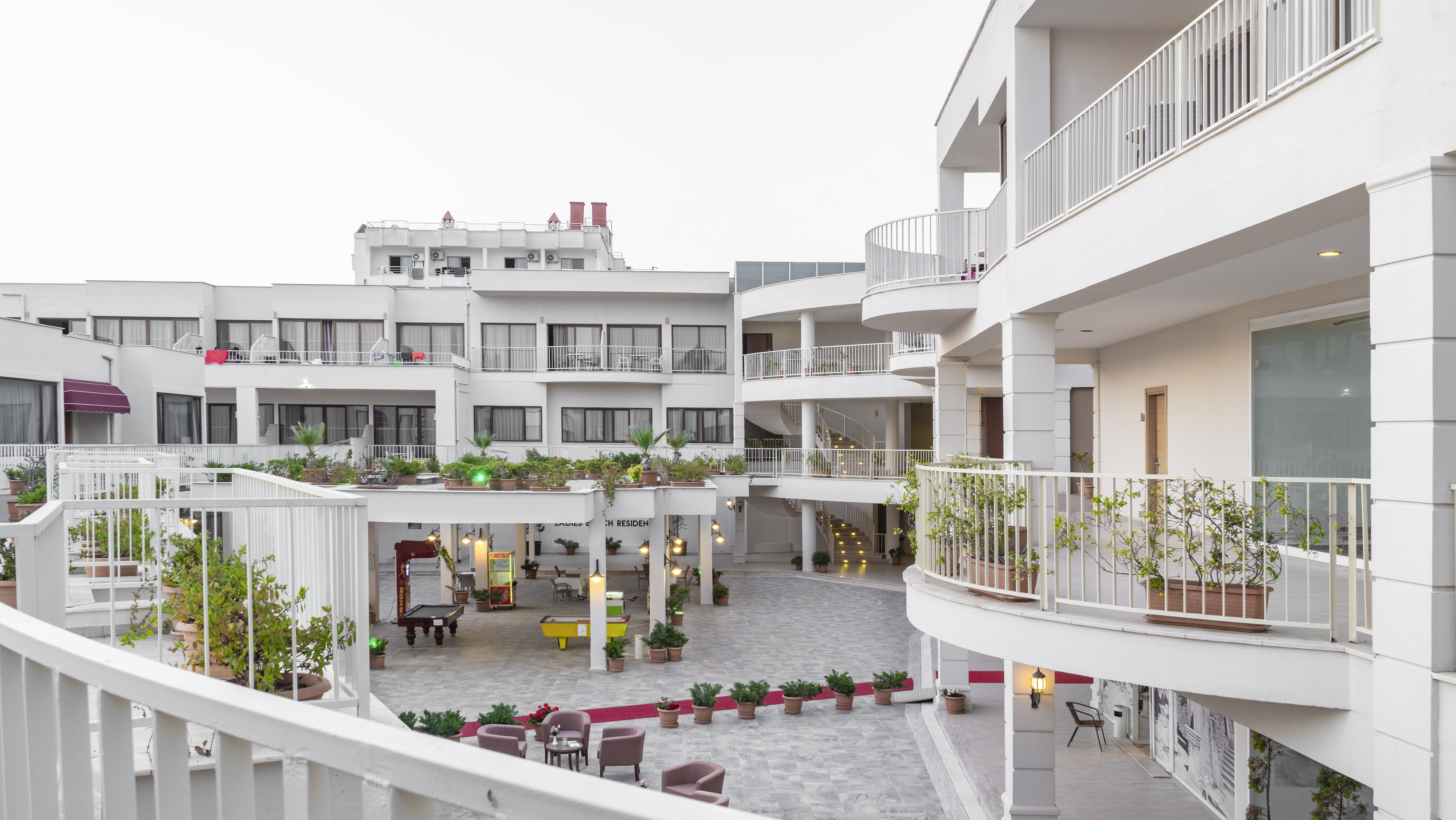 Ladies Beach Suite Hotel (Adults Only) Kusadası Exterior foto