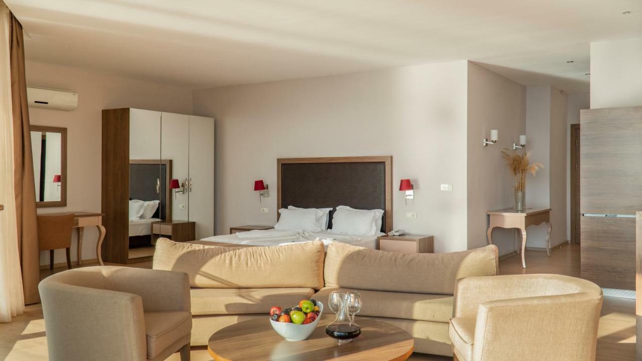 Ladies Beach Suite Hotel (Adults Only) Kusadası Exterior foto
